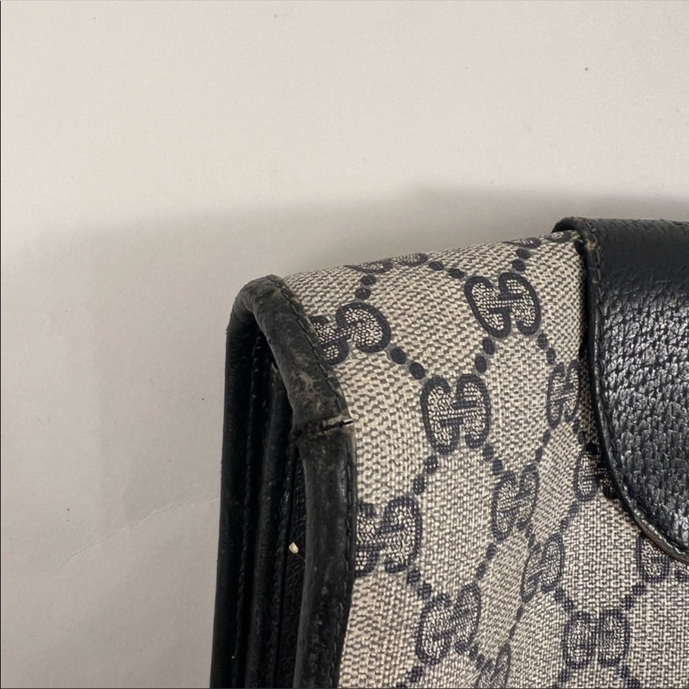 Vintage Gucci Crossbody - Picture 7 of 9